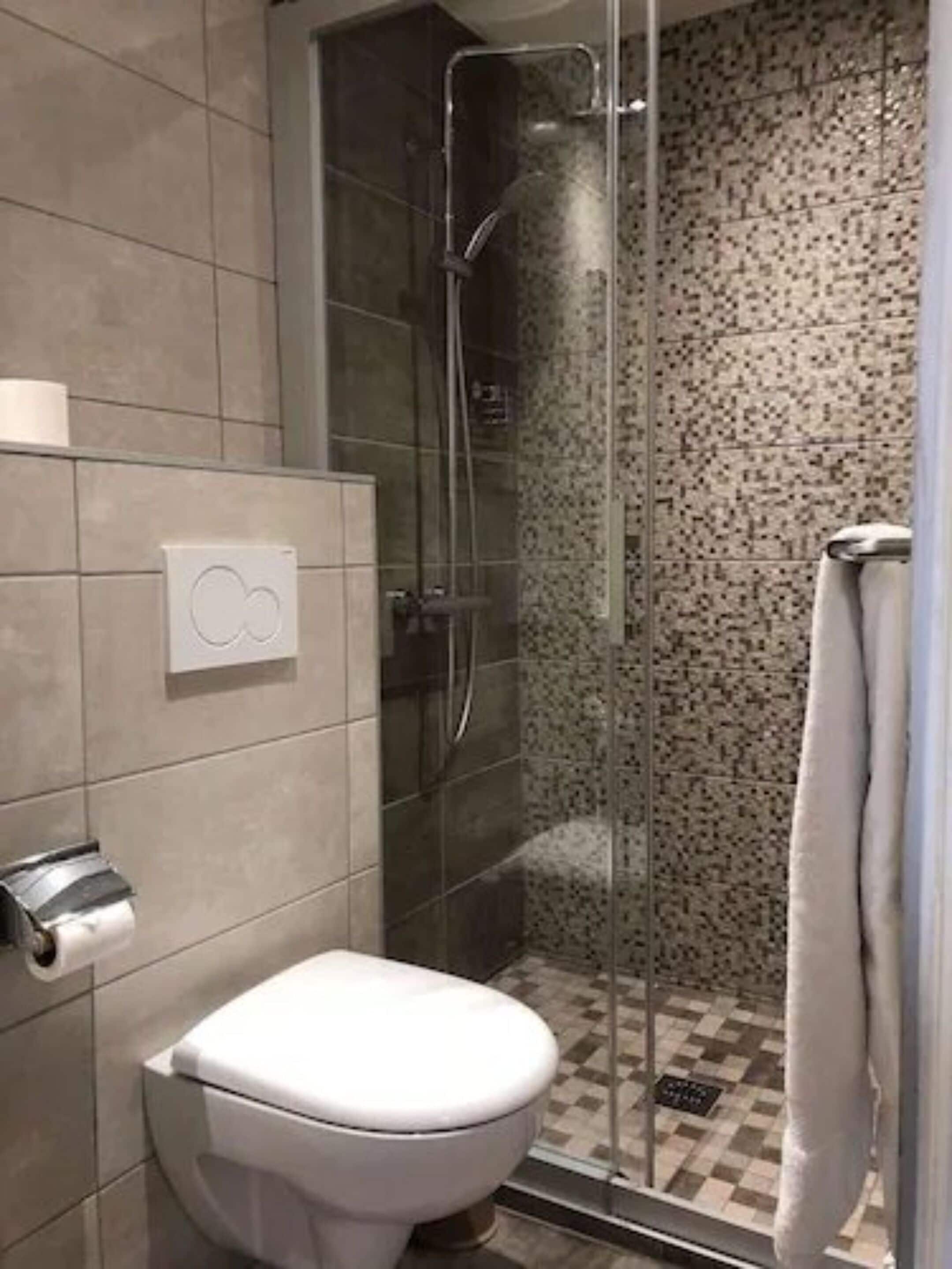 comfort double room | 1 bedroom, desk, iron/ironing board, free wifi