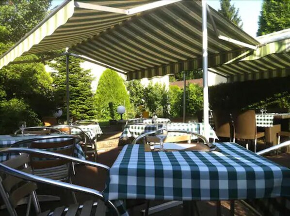 Café da manhã e jantar, culinária local