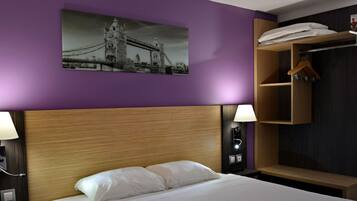 Kahden hengen classic-huone | Työpöytä, kannettavalle tietokoneelle sopiva työtila, pimennysverhot