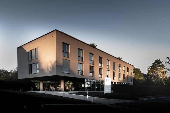 Façade de l’hébergement - soirée/nuit