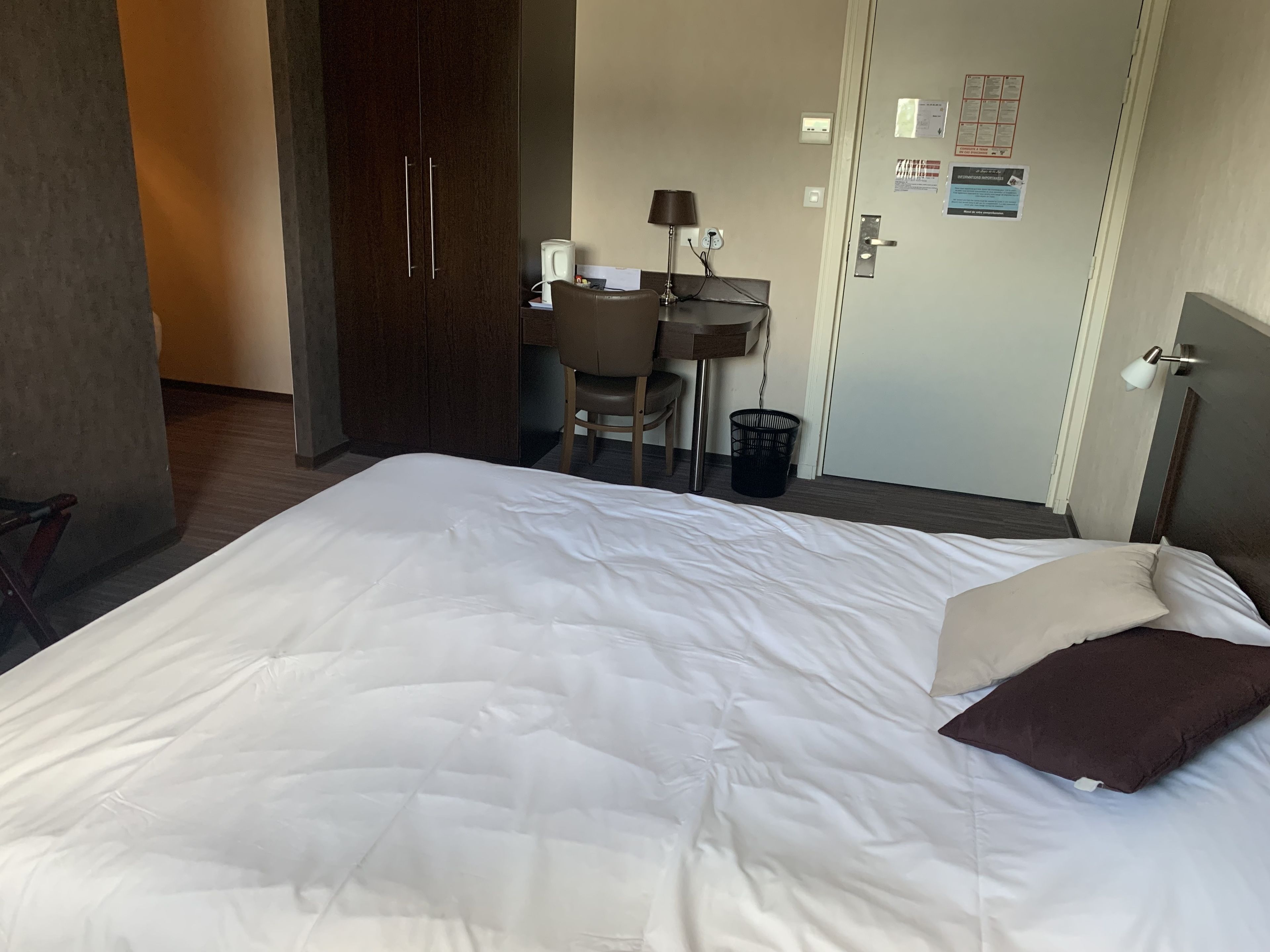 double room | premium bedding, in-room safe, desk, free cots/infant beds