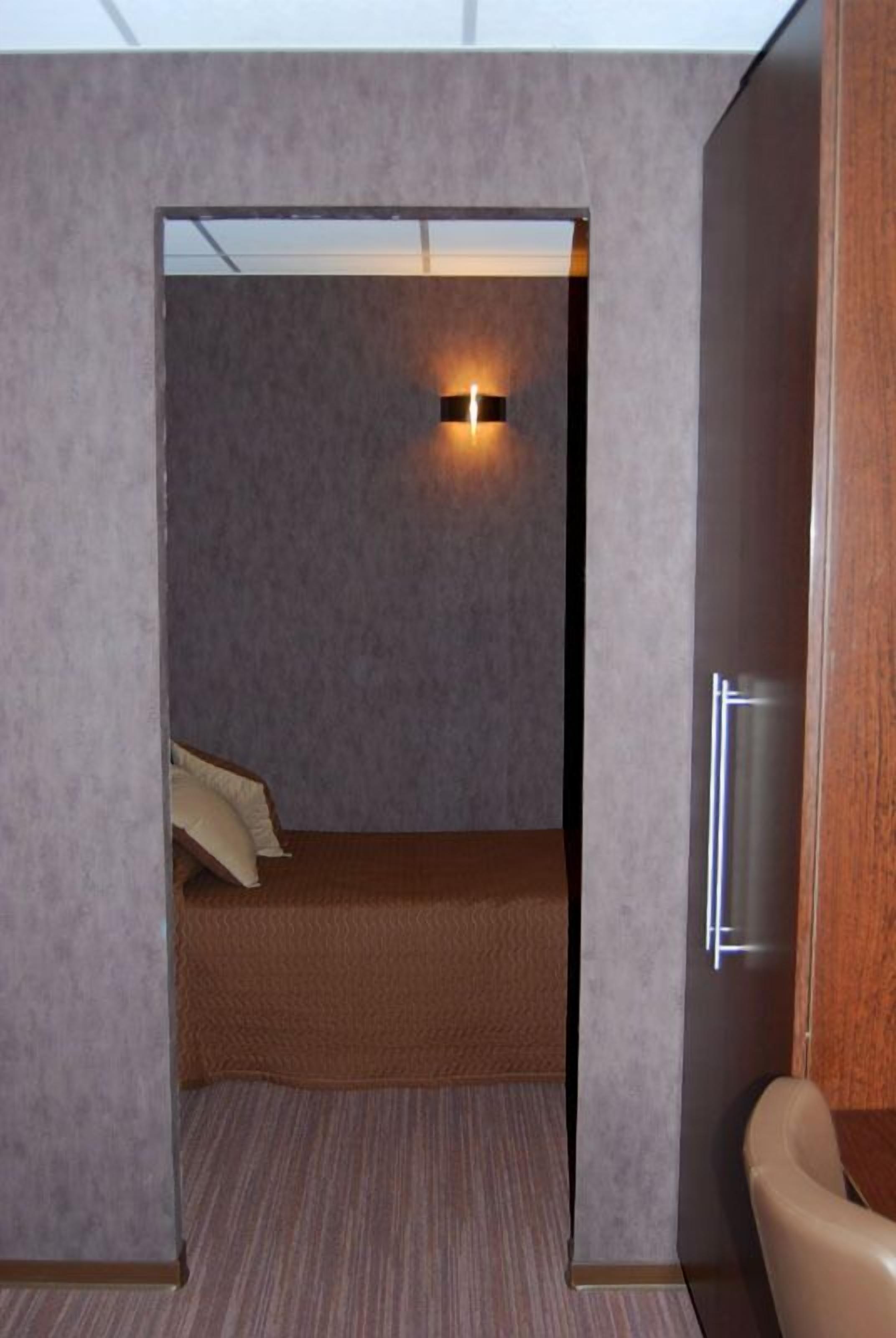 triple room | premium bedding, in-room safe, desk, free cots/infant beds