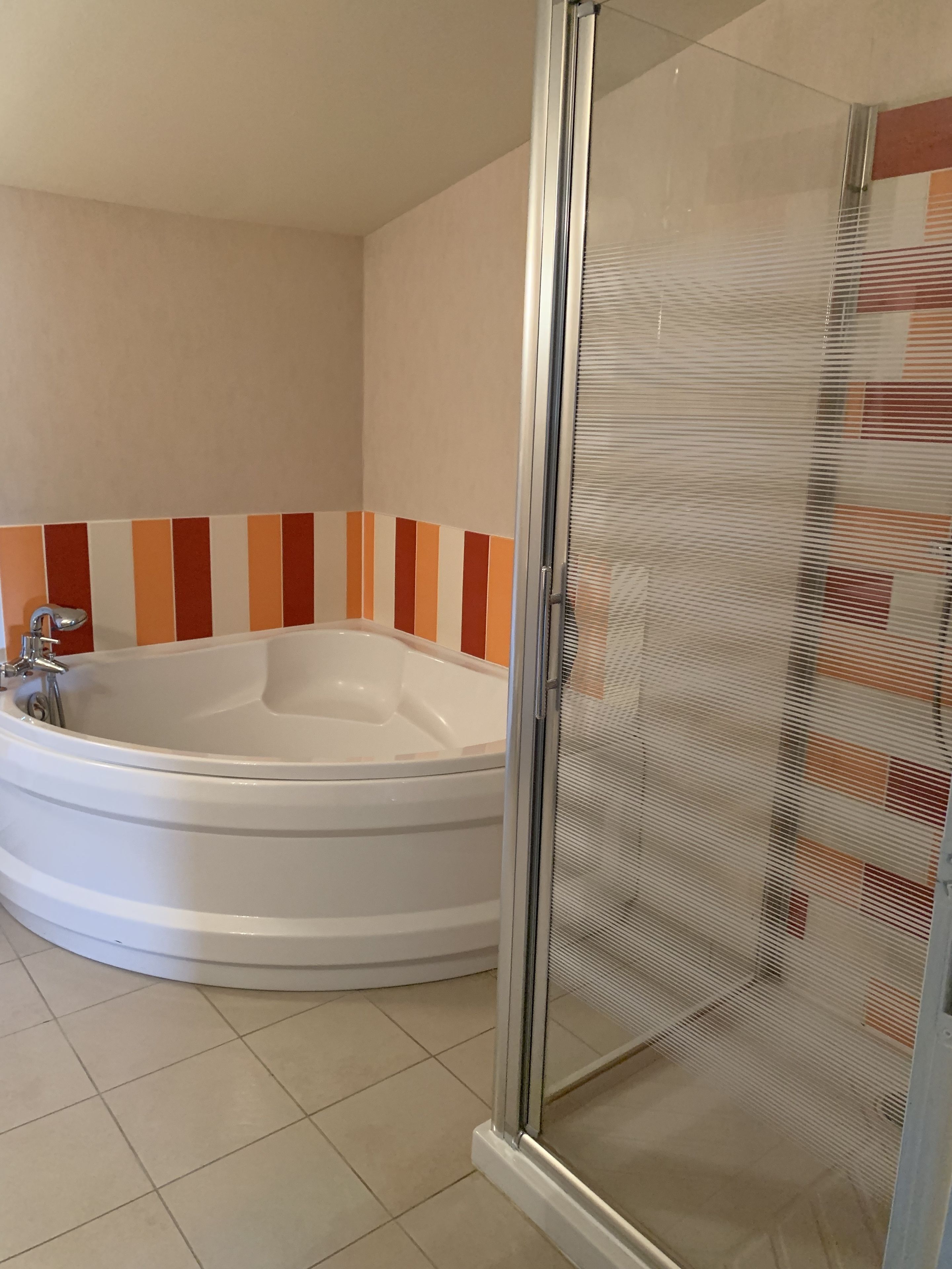 suite (3 pax) | deep-soaking bathtub