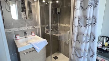 Free toiletries, hair dryer, towels