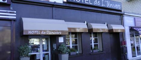 المنشأة من الخارج