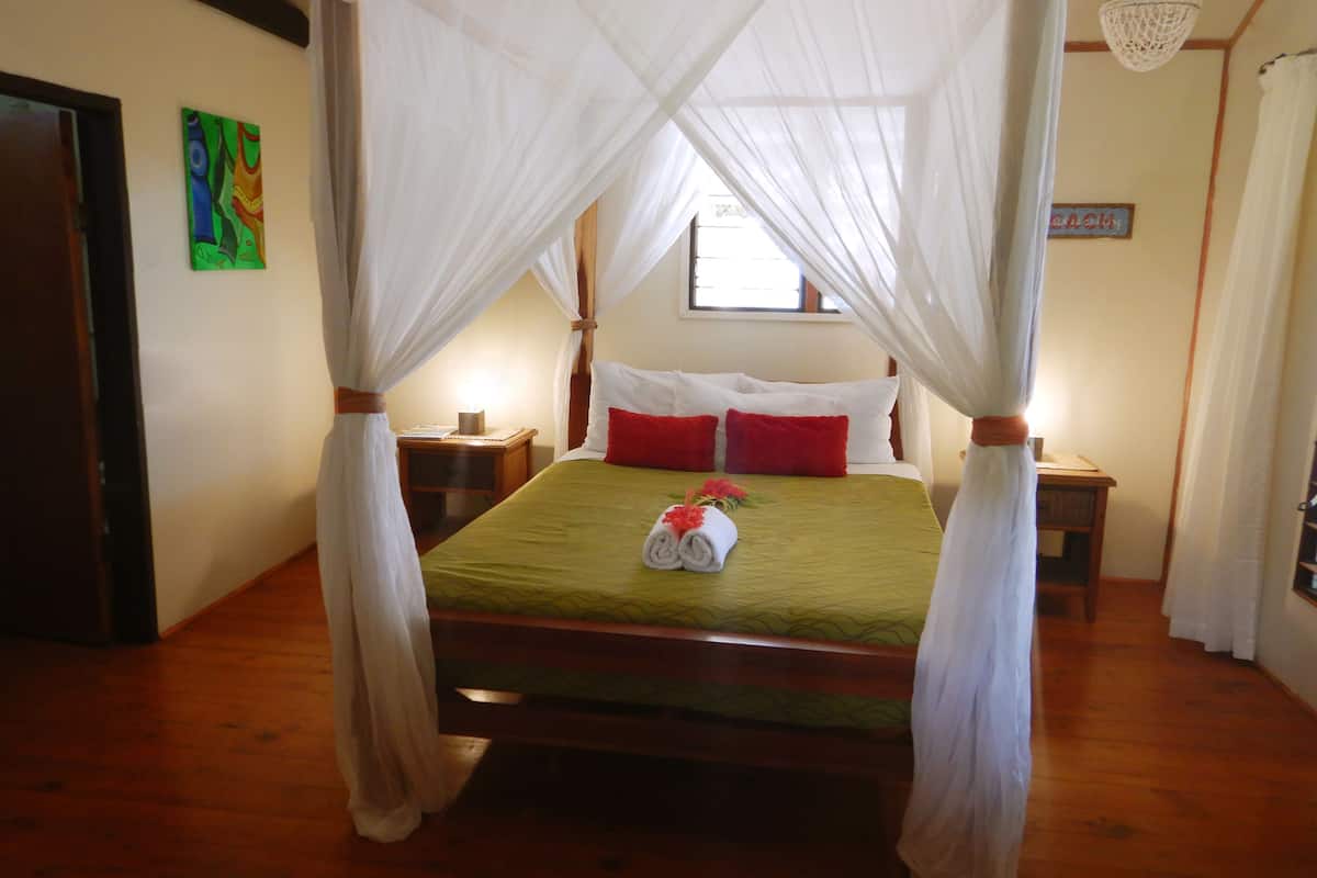 superior beachfront bure | 1 bedroom, bed sheets