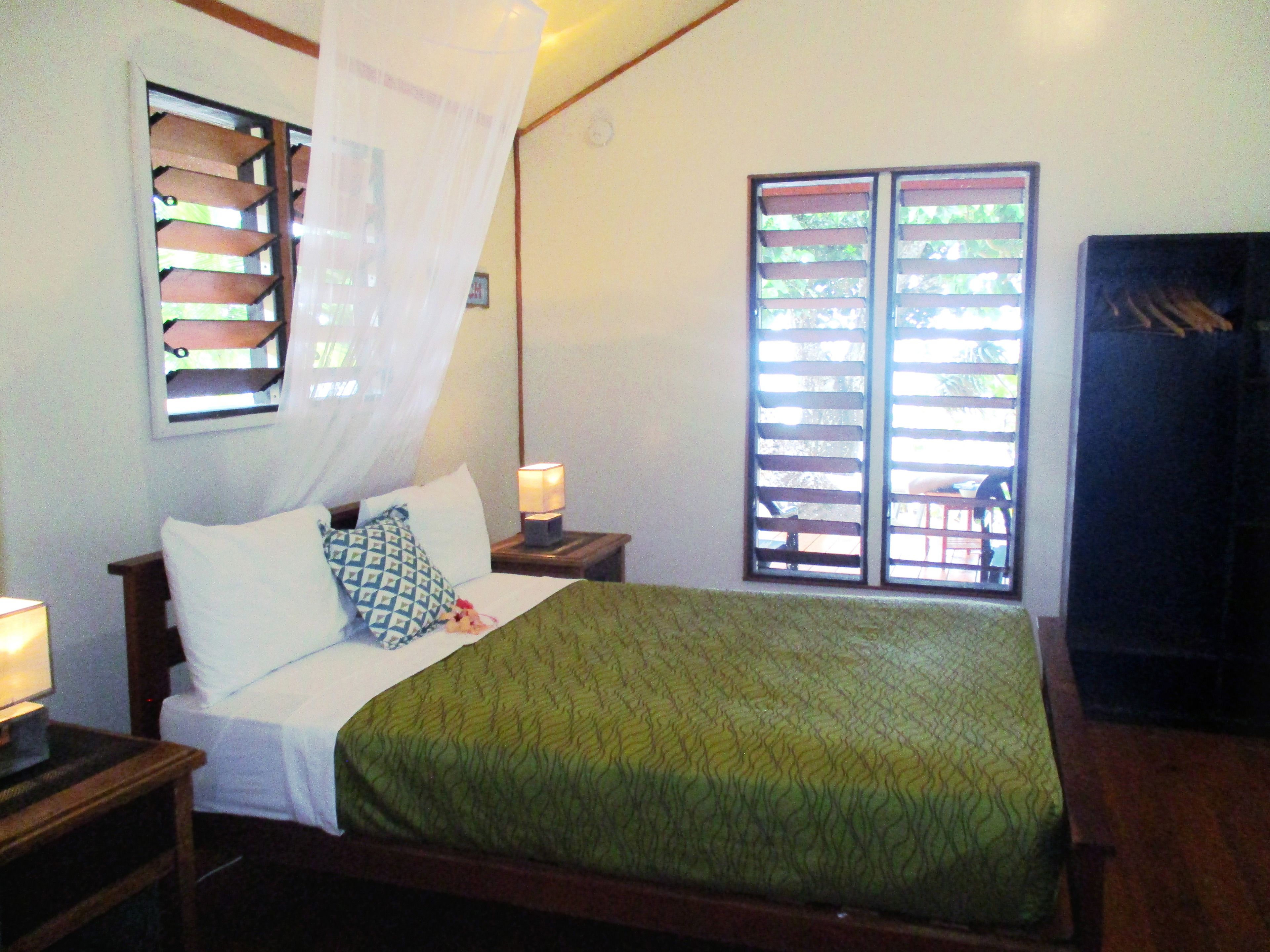 beachfront queen bure | 1 bedroom, bed sheets