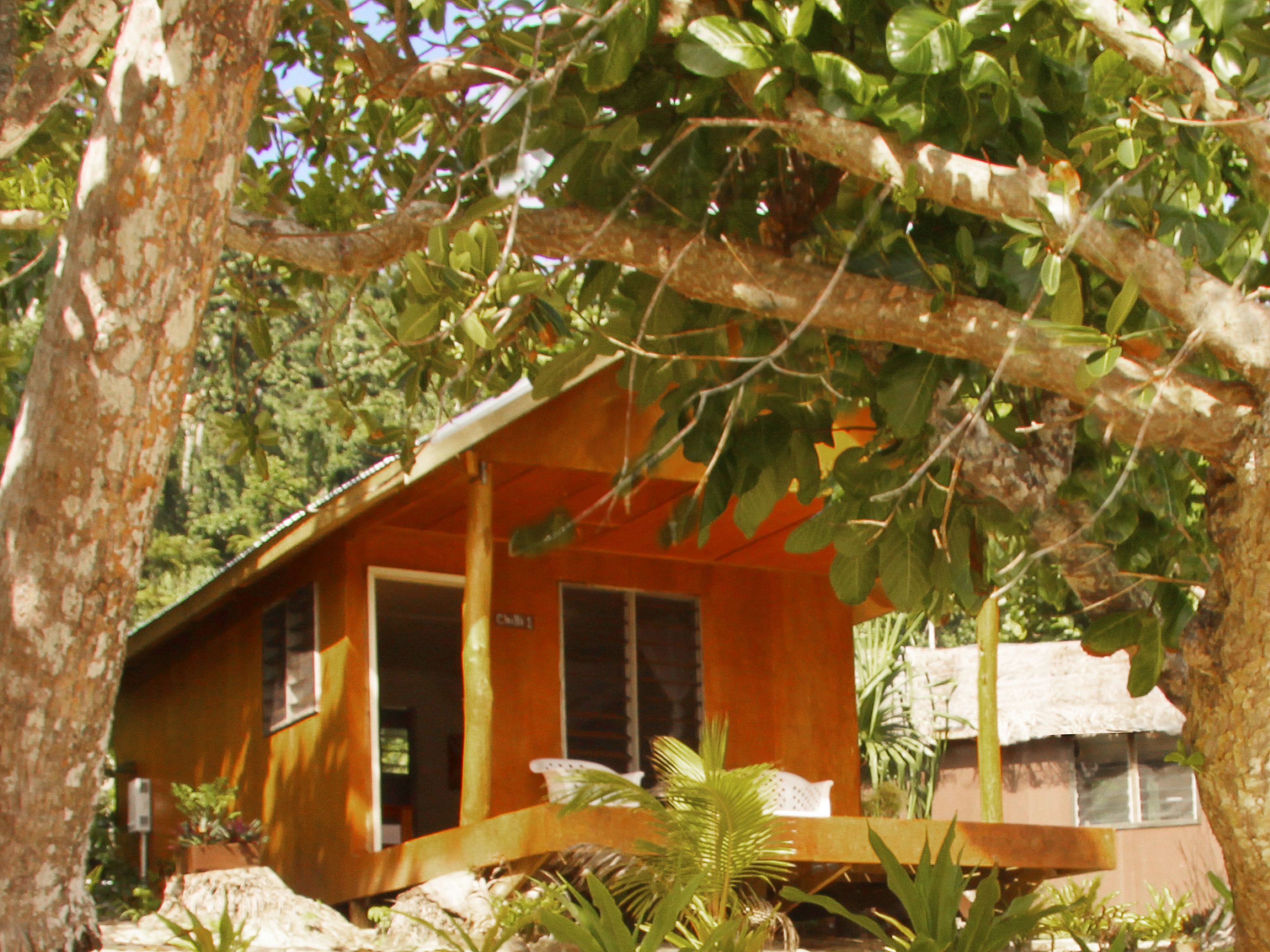 beachfront family bure | 1 bedroom, bed sheets