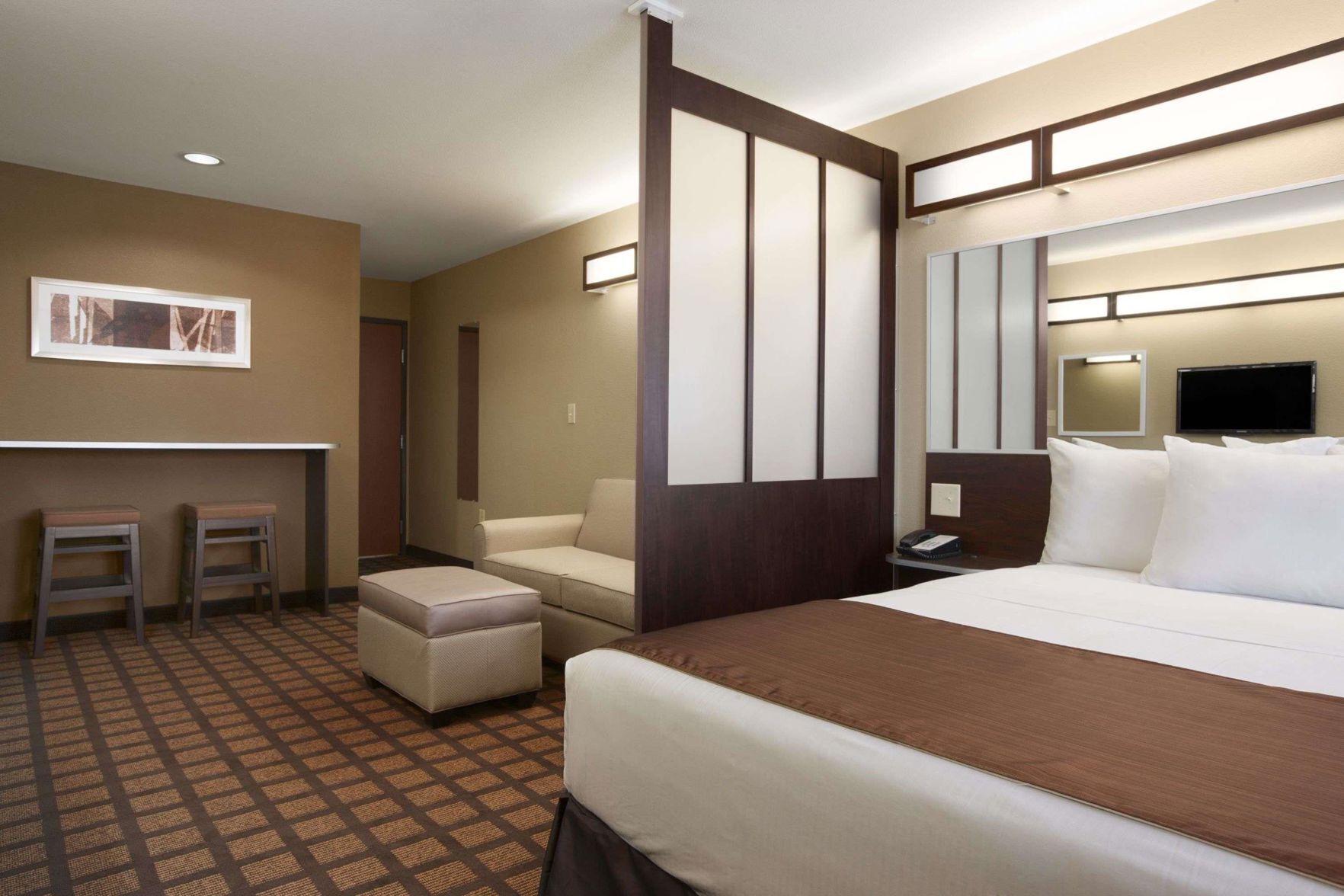 Hypo-allergenic bedding, pillowtop beds, in-room safe, desk