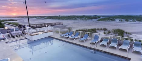 Alberca al aire libre por temporada y camastros