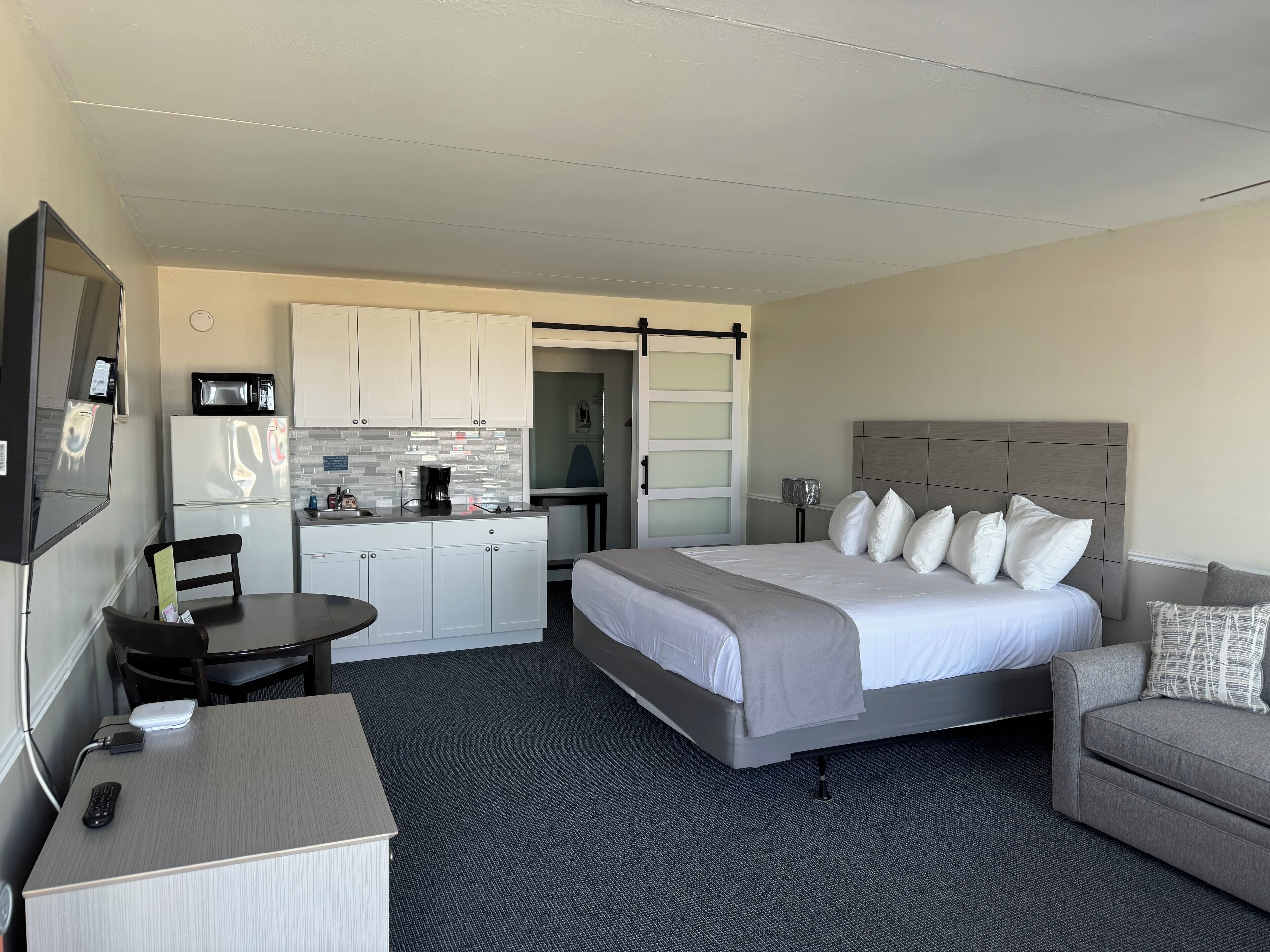 Family Suite, 1 King Bed with Sofa bed, Kitchenette (Ocean Front) | Beach/ocean view