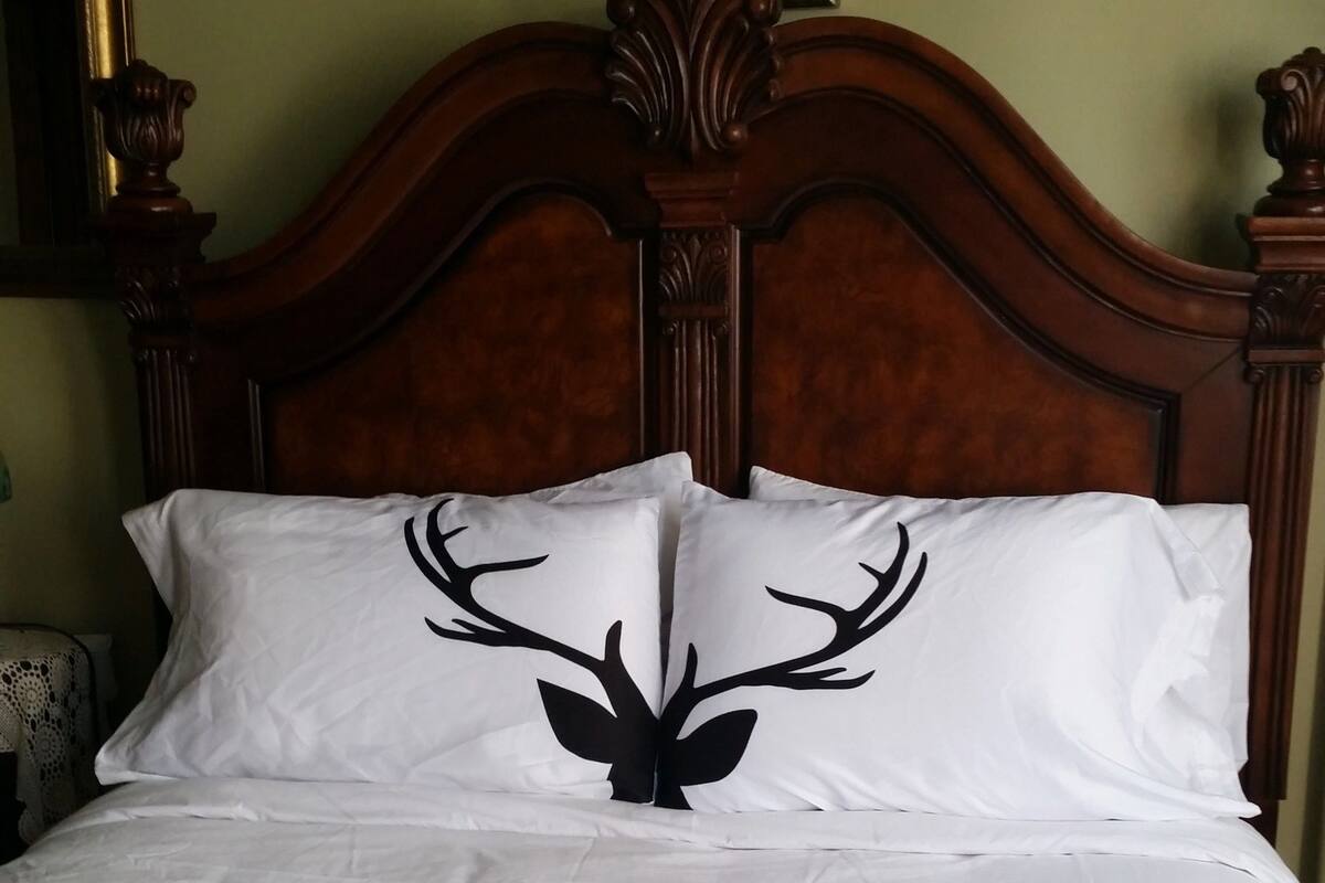 4 bedrooms, premium bedding, individually decorated