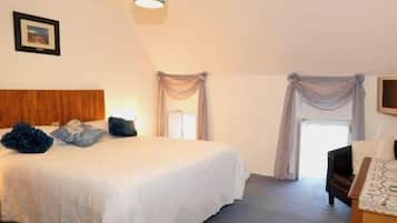 Double Room, Ensuite | Iron/ironing board, free WiFi