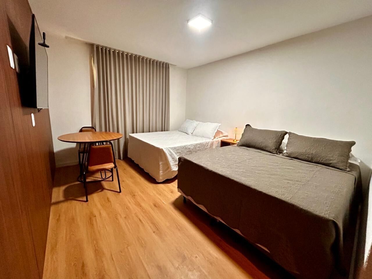 Minibar, free WiFi, bed sheets