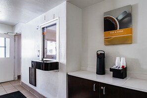 Lobby - Motel 6 Palatine, IL - Chicago Northwest (Palatine)