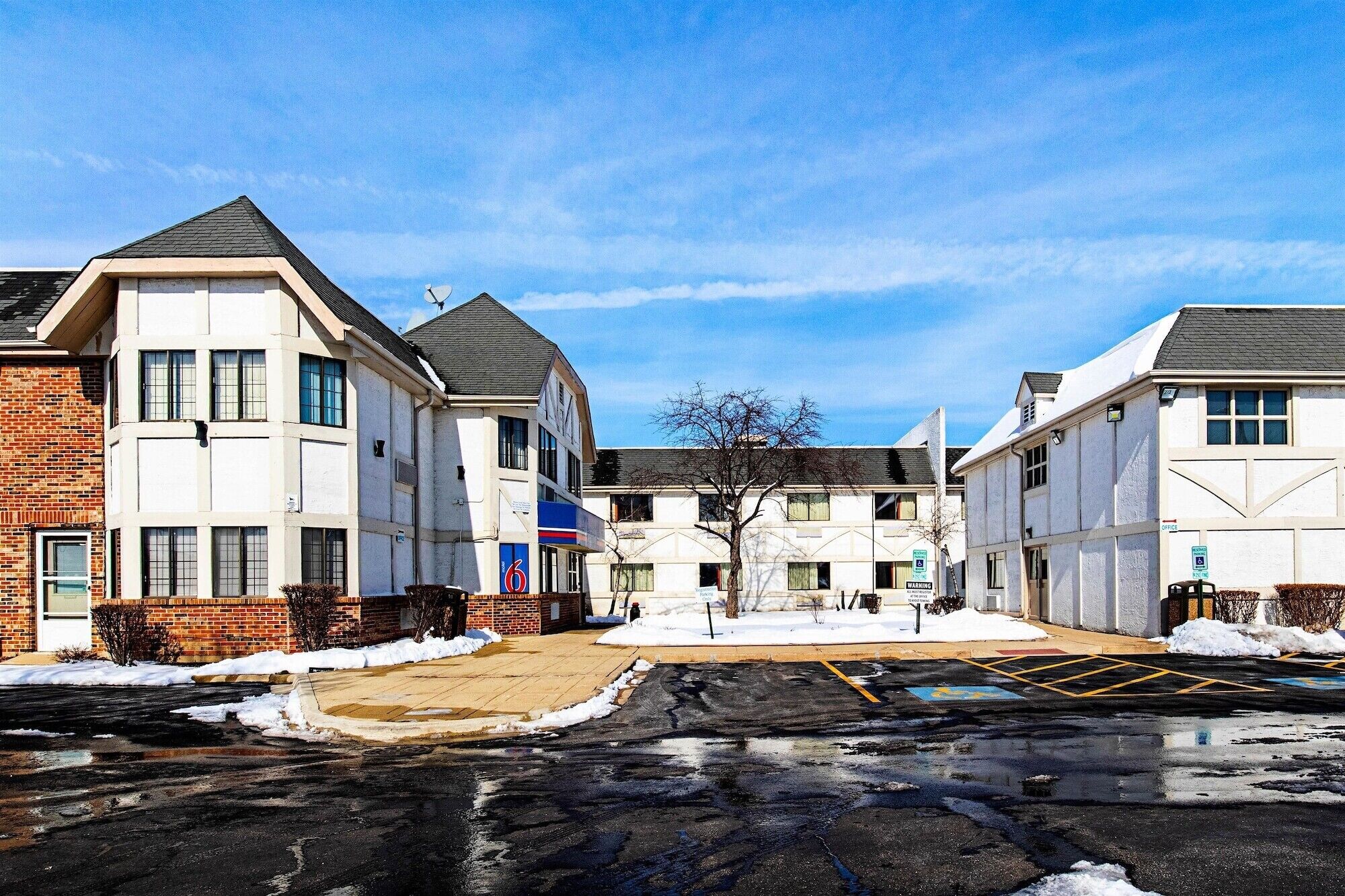 Photo - Motel 6-Palatine, IL - Chicago Northwest