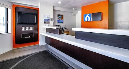 Motel 6 Palatine, IL - Chicago Northwest