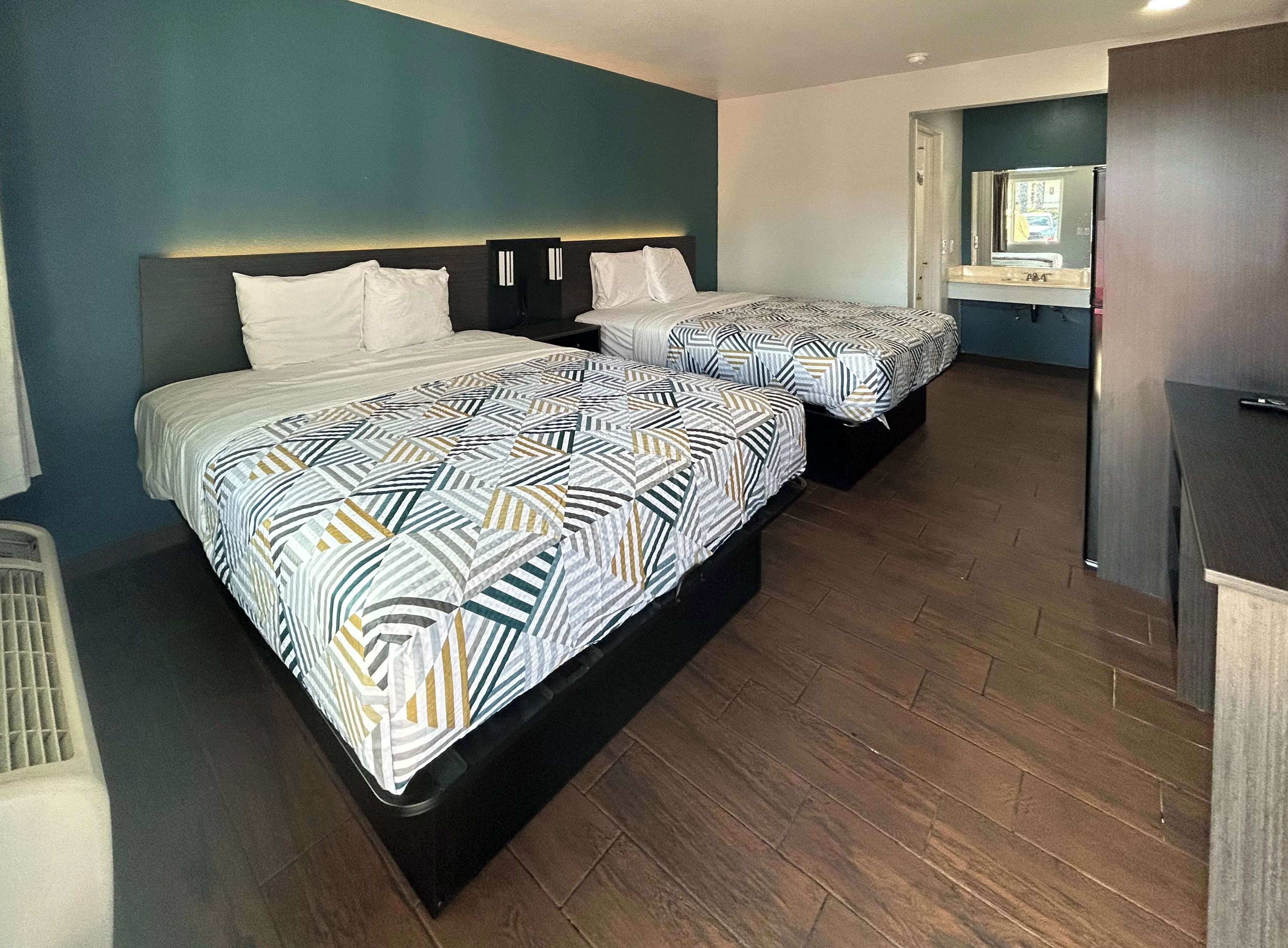 Desk, blackout drapes, free WiFi, bed sheets