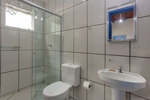 Superior-Zweibettzimmer | Badezimmer | Dusche, Handtücher