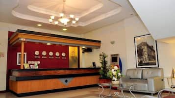 Mostrador de check-in y check-out