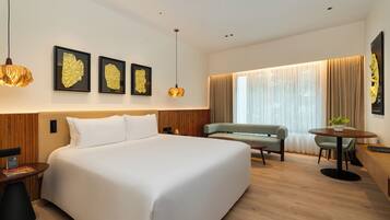 Platinum Room | In-room safe, desk, soundproofing, WiFi (free)