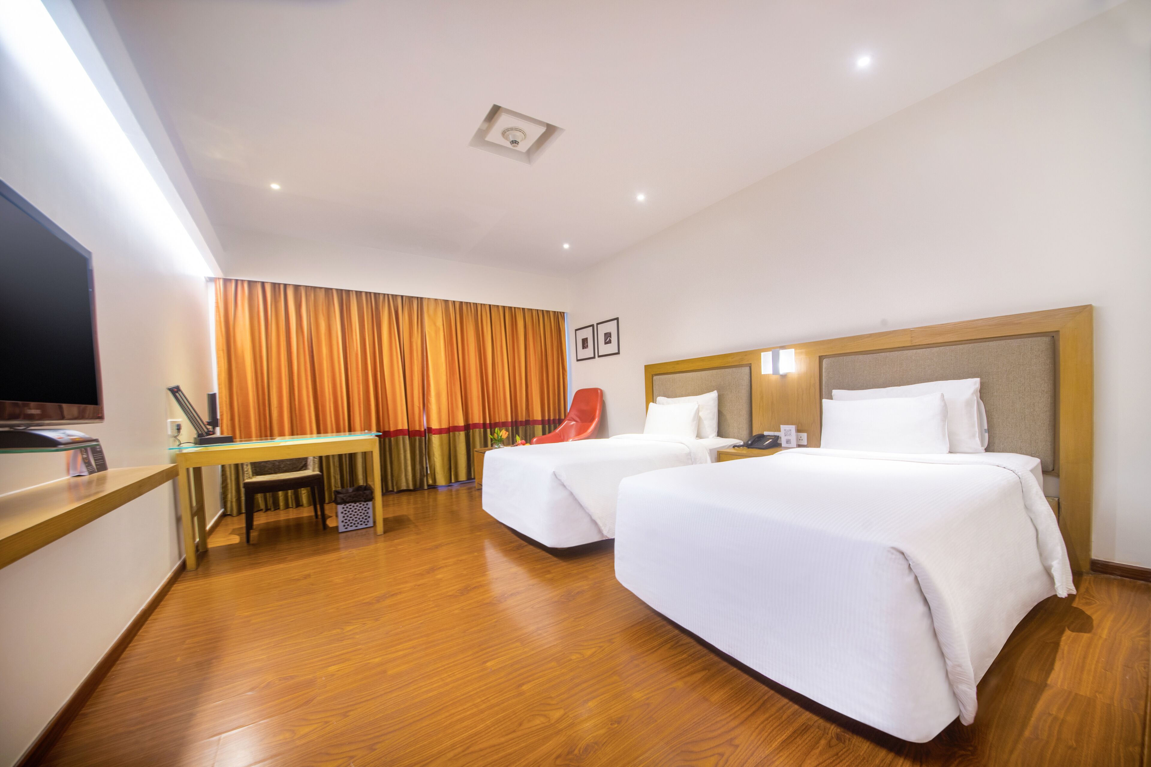 luxury room | in-room safe, desk, soundproofing, free wifi