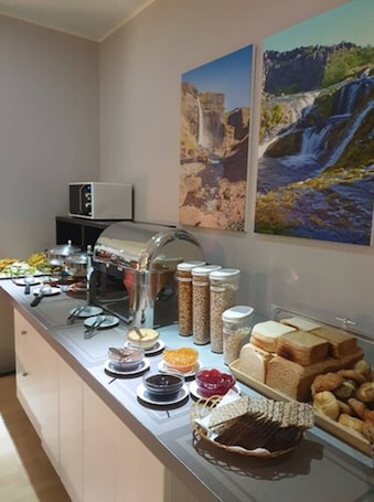 Daily continental breakfast for a fee