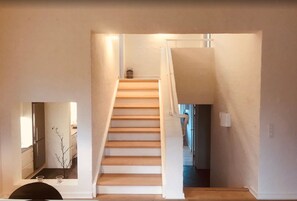 Televisión, futbolito, mesa de ping pong