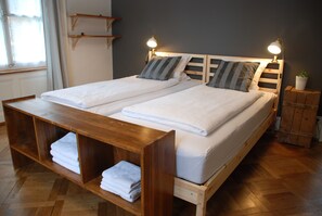 Quadruple Room, Shared Bathroom - The Bed and Breakfast (Lucerne)