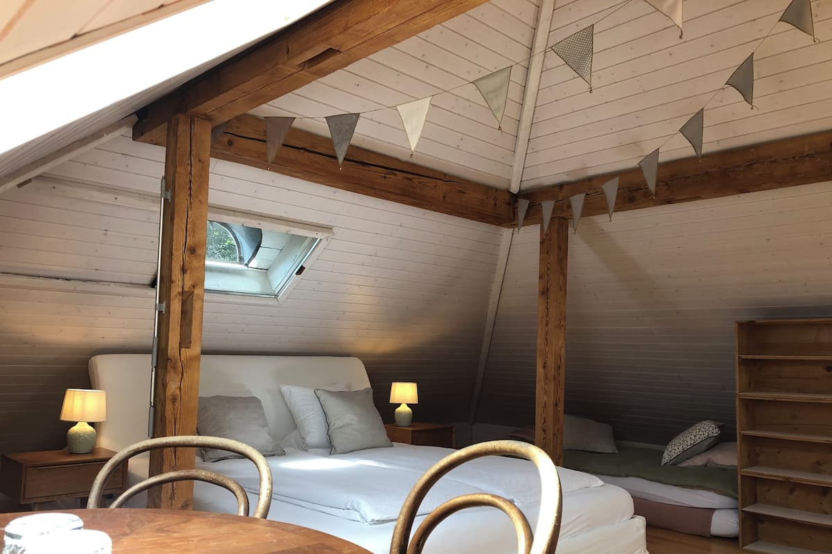 Comfort Studio Suite, Private Bathroom | Iron/ironing board, free WiFi, bed sheets