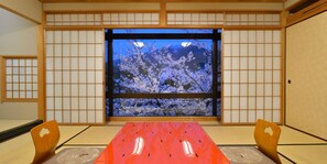 Basic-Zimmer, Flussblick (Japanese Style, 12 tatami mats) | Hochwertige Bettwaren, Daunenbettdecken, Zimmersafe, Schreibtisch