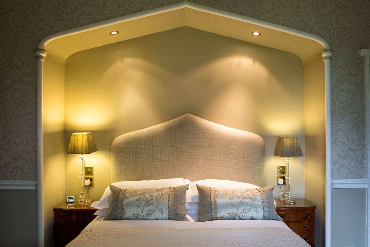 Classic Double Room, 1 Bedroom, Mountain View | Desk, soundproofing, iron/ironing board, free WiFi
