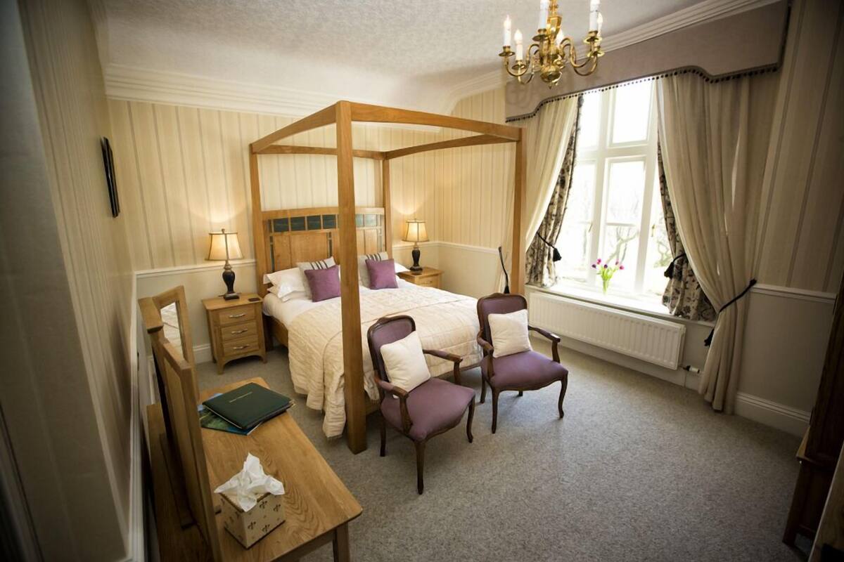 Luxury Double Room, 1 Double Bed, Mountain View | Desk, soundproofing, iron/ironing board (on request), WiFi (free)