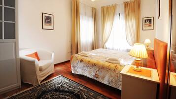 Minibar, Zimmersafe, BĂŒgeleisen/BĂŒgelbrett, Babybetten