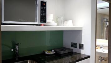 Frigorifero, microonde, macchina per tè/caffè