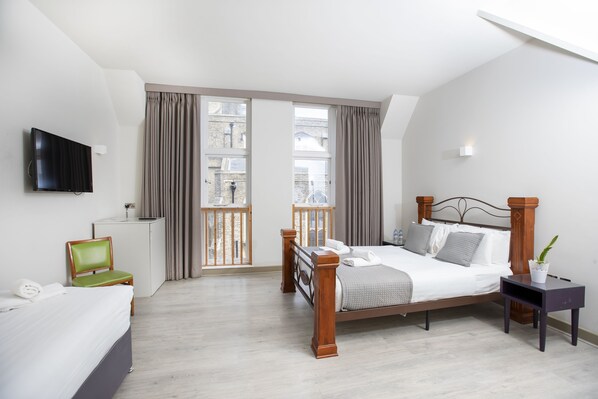 Studio Luxe | Chambres insonorisées, fer et planche à repasser