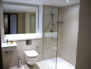 Free toiletries, hair dryer, towels - Arch hotel (London)