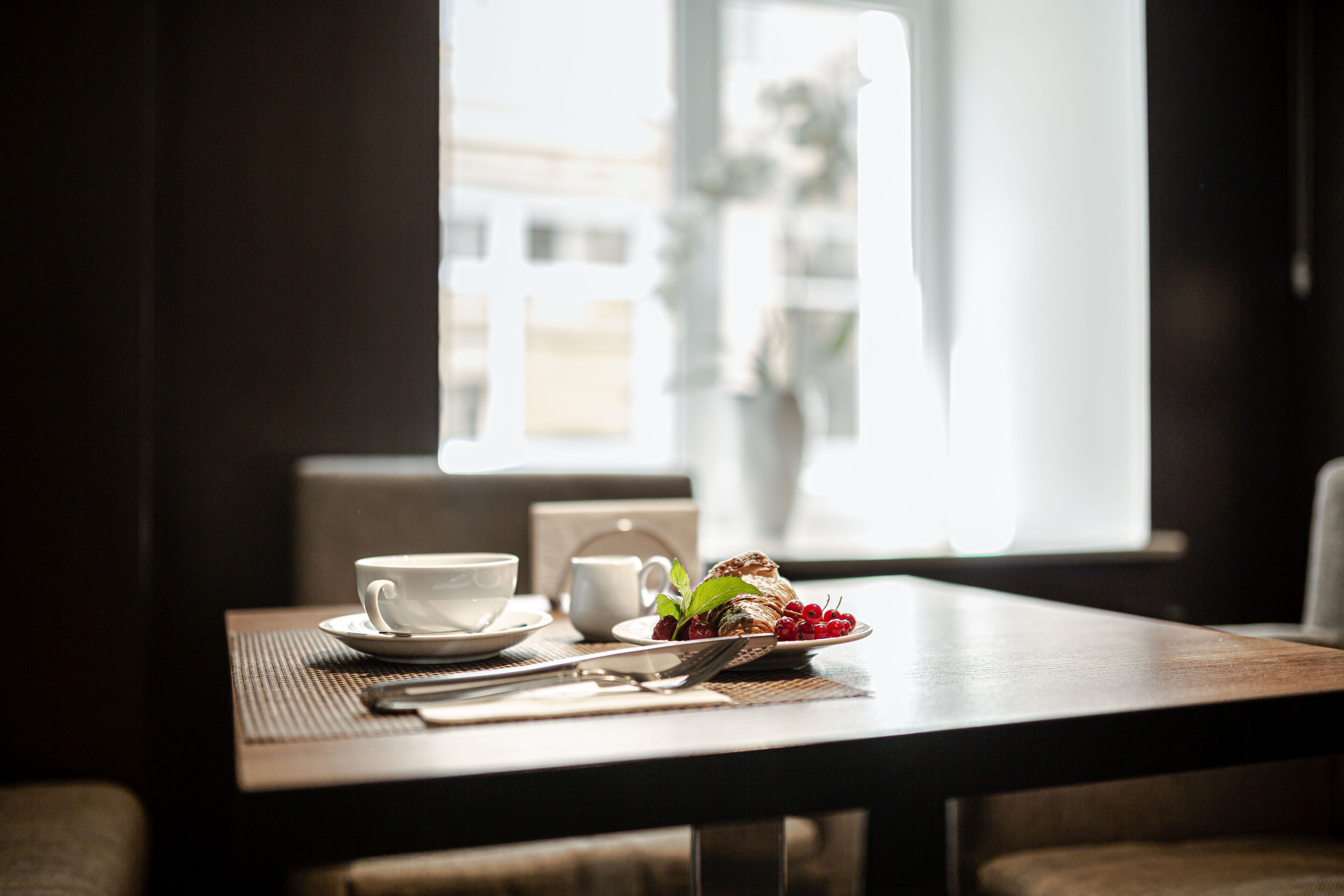 每日供應歐陸早餐 (每人 EUR10)