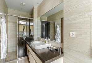 Apartment, 1 Bedroom | Bathroom
