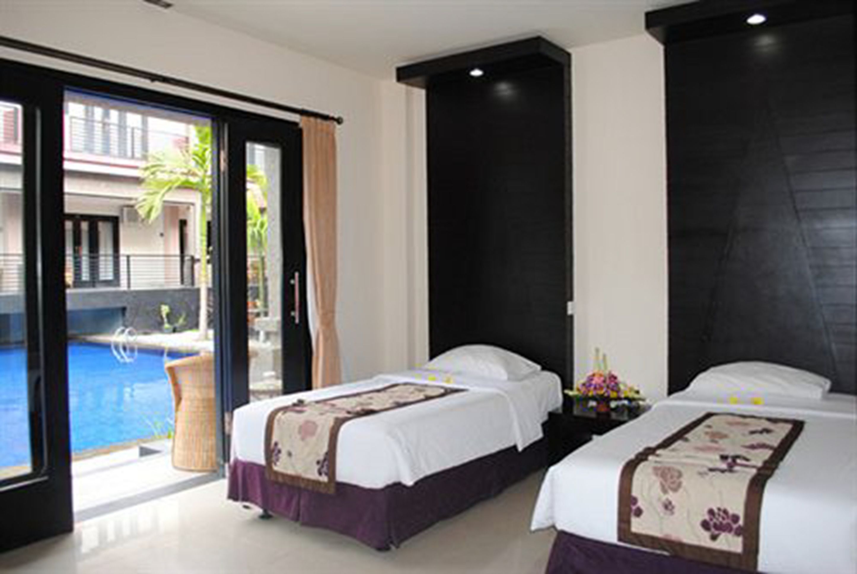 in-room safe, free wifi