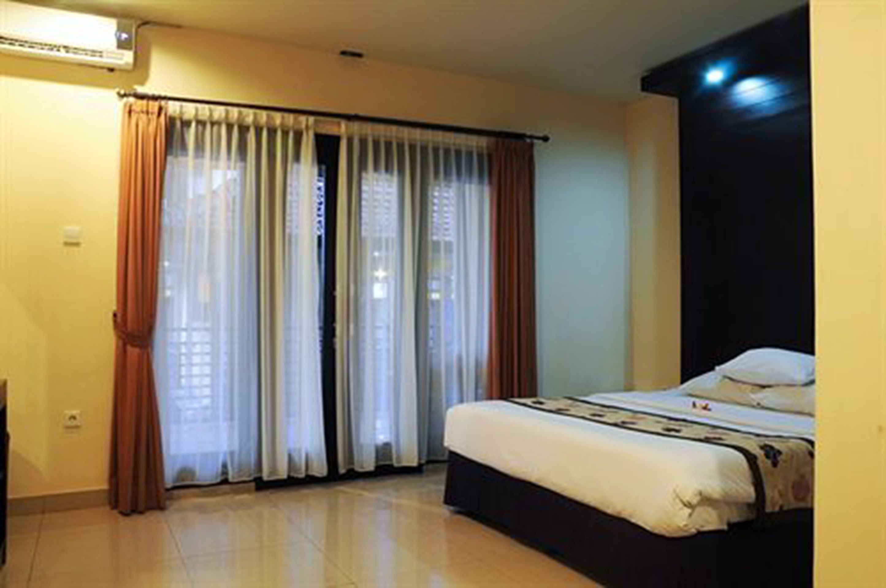 deluxe room | in-room safe, free wifi