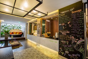 Innendørsbasseng og utendørsbasseng