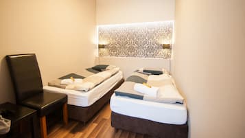 1 bedroom, iron/ironing board, cots/infant beds, free WiFi