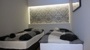 Suite, 2 Bedrooms | 1 bedroom, iron/ironing board, cribs/infant beds, free WiFi - Apartamenty Top Targi (Poznan)