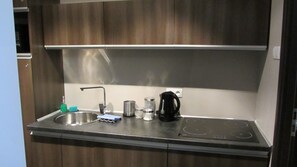 Suite, 2 Bedrooms | Private kitchen | Fridge, microwave, stovetop, coffee/tea maker - Apartamenty Top Targi (Poznan)