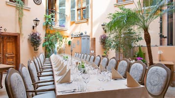 Lunch, dinner served; Mediterranean cuisine, alfresco dining