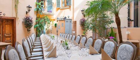 Lunch, dinner served; Mediterranean cuisine, alfresco dining