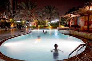 Outdoor pool - Boudl Al-Fayha'a (Riyadh)