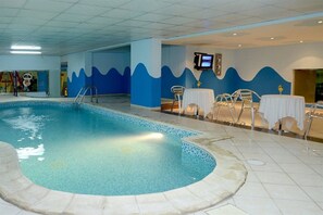 Outdoor pool - Boudl Al Morouj Hotel (Riyadh)