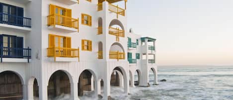 在海滩、排球、间海滩酒吧、帆船运动